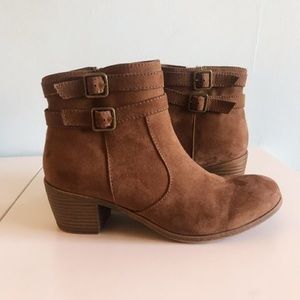 ❀𝐁𝐫𝐨𝐰𝐧 𝐚𝐧𝐤𝐥𝐞 𝐡𝐞𝐞𝐥 𝐛𝐨𝐨𝐭𝐬